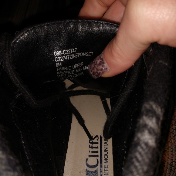 Boots - Picture 3 of 4